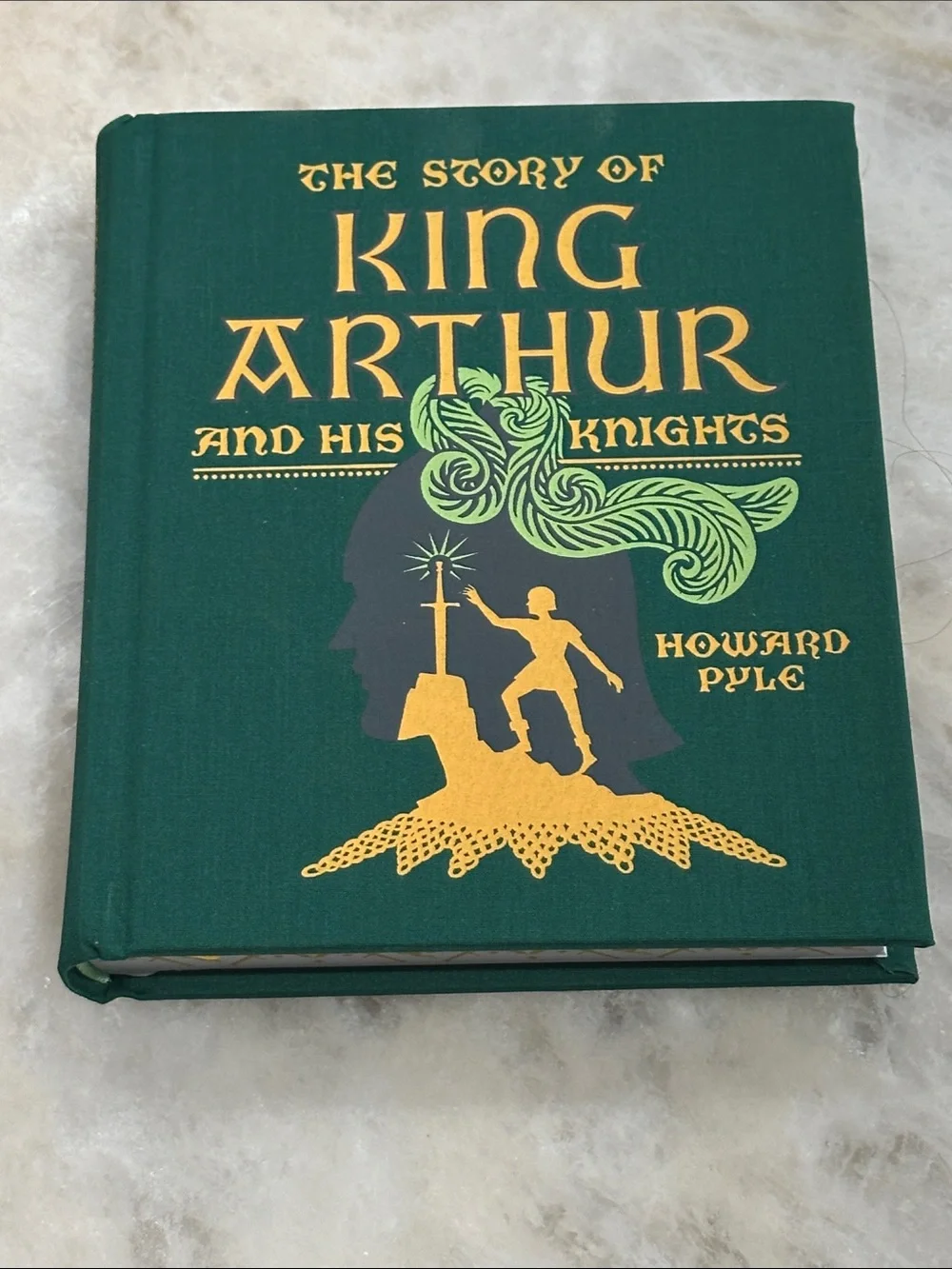 The Story of King Arthur and His Knights - Green & Gold Hardcover